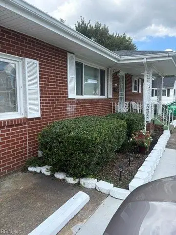 1517 CENTRE Avenue, Portsmouth, VA 23704