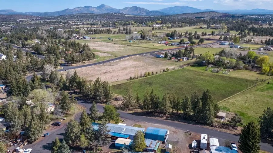 3930 NW Progress Lane, Redmond, OR 97756 - #2