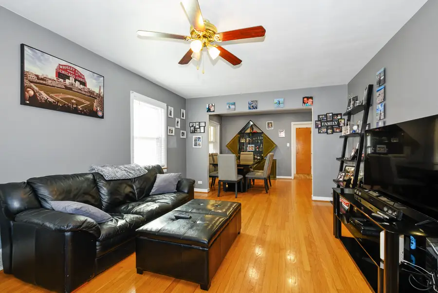 5622 N Kenneth Avenue, Chicago, IL 60646 - #3