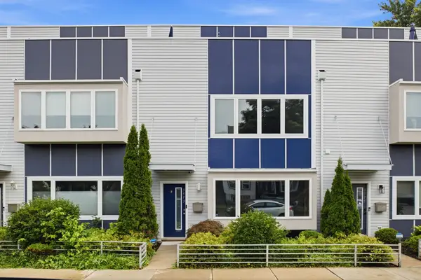 3573 W Wabansia Avenue, Chicago, IL 60647