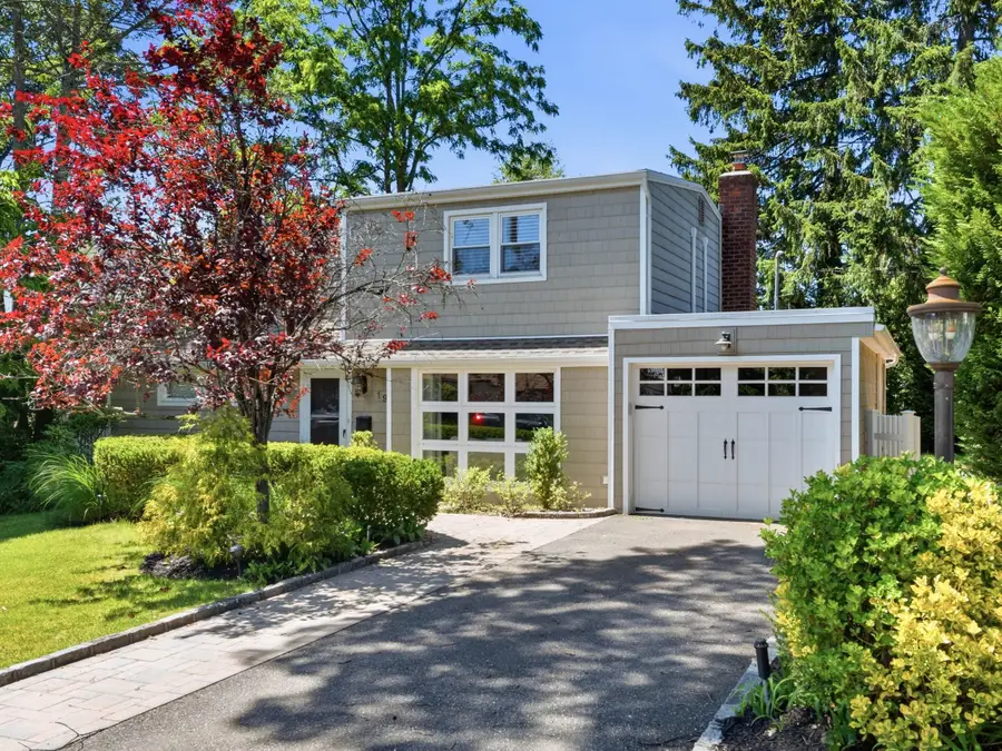19 Radcliff Avenue, Port Washington, NY 11050 - #3