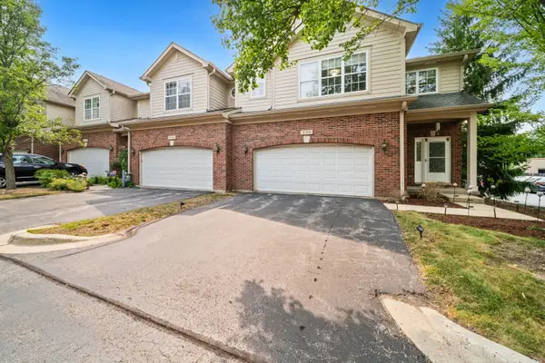 356 N West Pointe Drive, Vernon Hills, IL 60061
