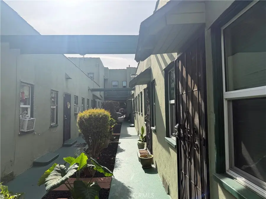 1917 E 4th #9, Long Beach, CA 90802 - #2