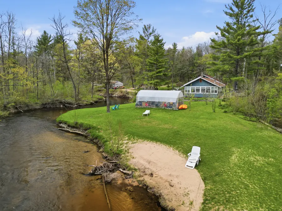 7140 N Amy School Road, Howard City, MI 49329 - #2