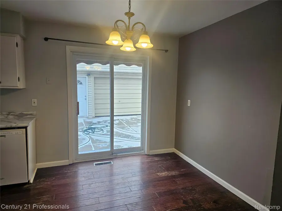 30731 Mackenzie Drive, Westland, MI 48185 - #2