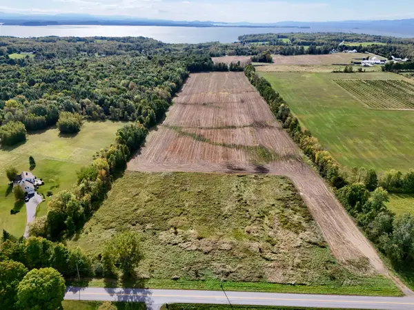 16 Landon Road, South Hero, VT 05468