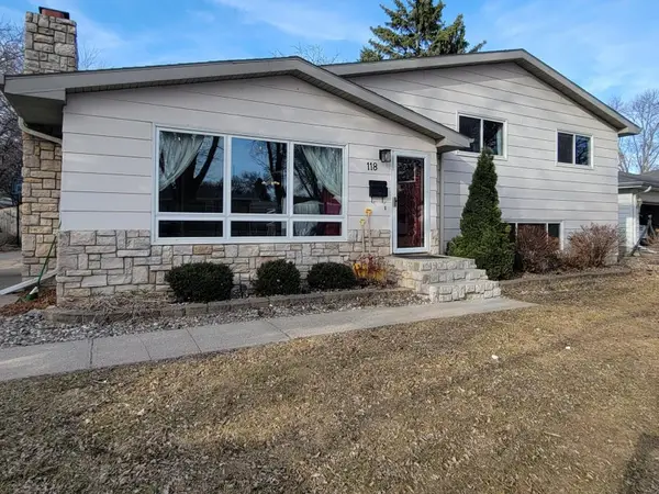 118 Church Drive, Aberdeen, SD 57401
