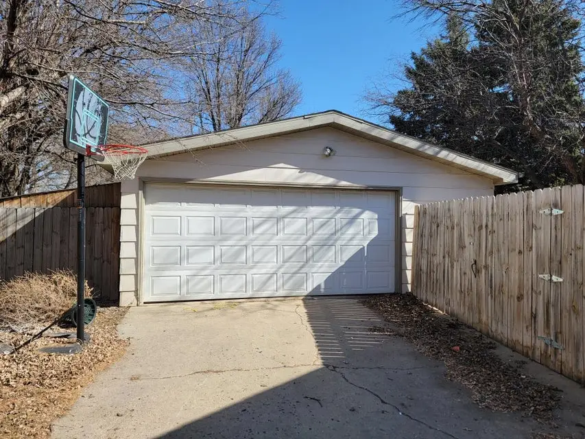 118 Church Drive, Aberdeen, SD 57401 - #2