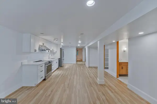 4912 Old Dominion Drive, Arlington, VA 22207