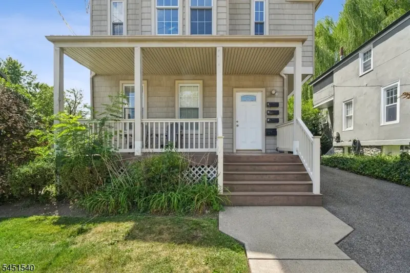 141 Walnut St , 2, Montclair, NJ 07042-3885 - #1