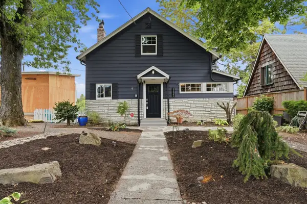 21345 NE Interlachen Ln, Fairview, OR 97024
