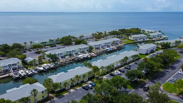 5092 Beach Dr SE # A, St Petersburg, FL 33705