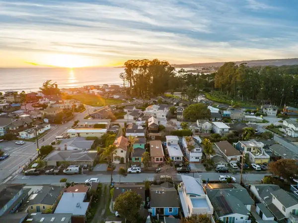 121 Anchorage Avenue, Santa Cruz, CA 95062