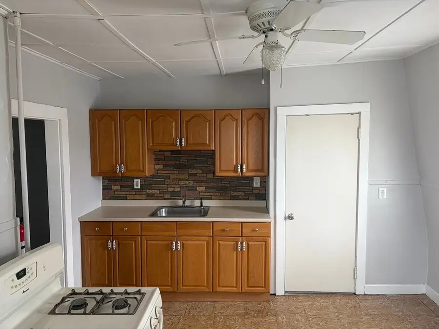 127 Court Street #3, Plymouth, MA 02360 - #2