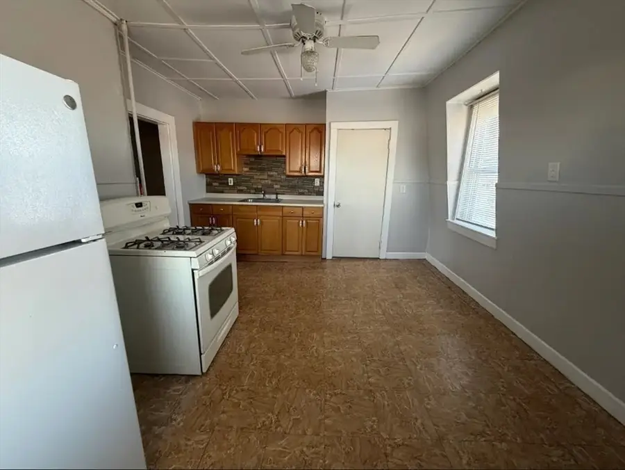 127 Court Street #3, Plymouth, MA 02360 - #3