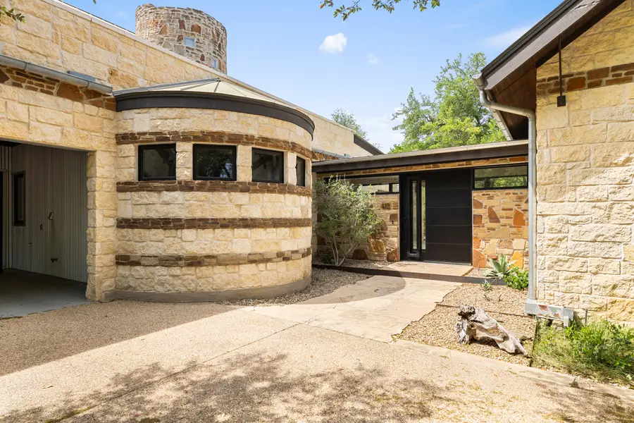 412 Champions Dr, Georgetown, TX 78628 - #2