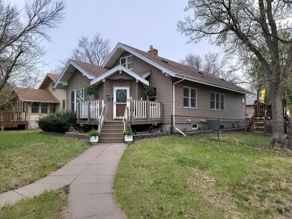 1302 S 2nd Street, Aberdeen, SD 57401