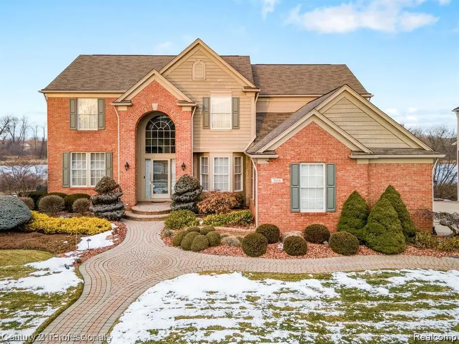 3814 Woodmonte DR, Rochester, MI 48306 - #2