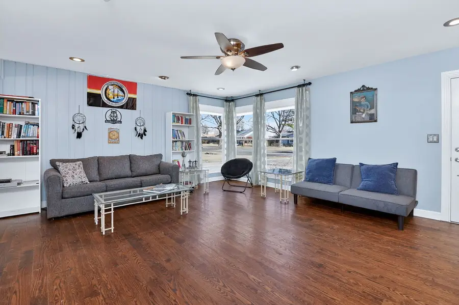 212 Hill Avenue, North Aurora, IL 60542 - #3