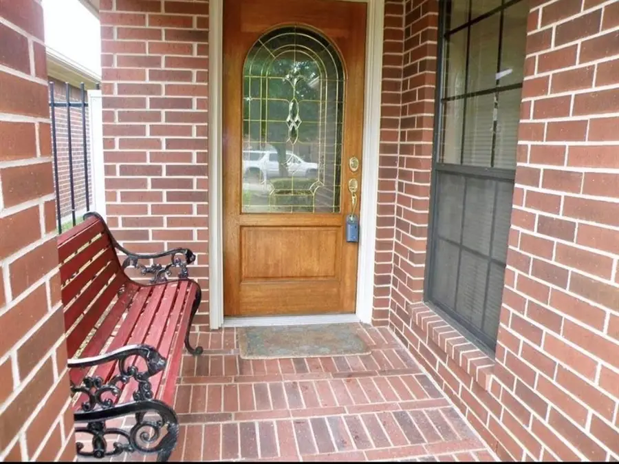 306 Live Oak Lane, Friendswood, TX 77546 - #2