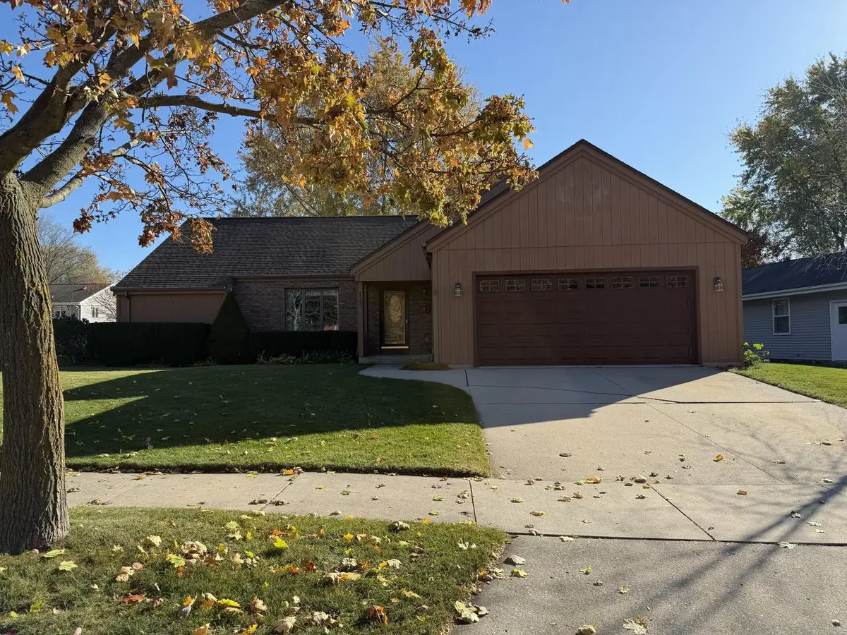 1522 N Francis St, Port Washington, WI 53074 - #1