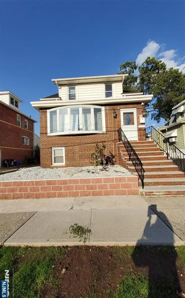 613 3rd Avenue, Lyndhurst, NJ 07071