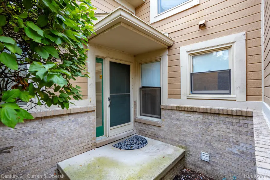 9429 Westwind Drive, Livonia, MI 48150 - #3