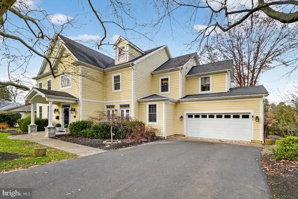 -10 Evans Drive, Cranbury, NJ 08512