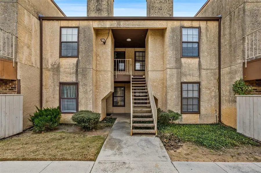 1735 Crest Grove Drive, Arlington, TX 76012 - #2