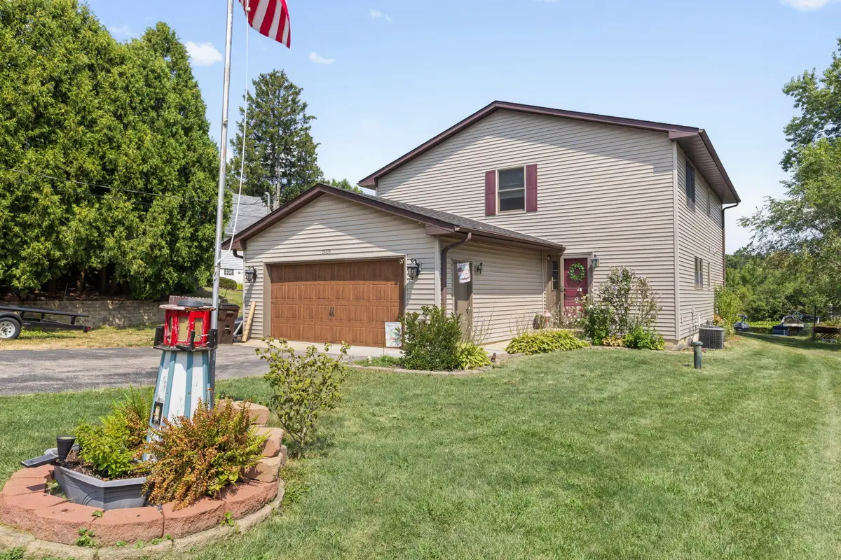 24724 74th St, Paddock Lake, WI 53168 - #1