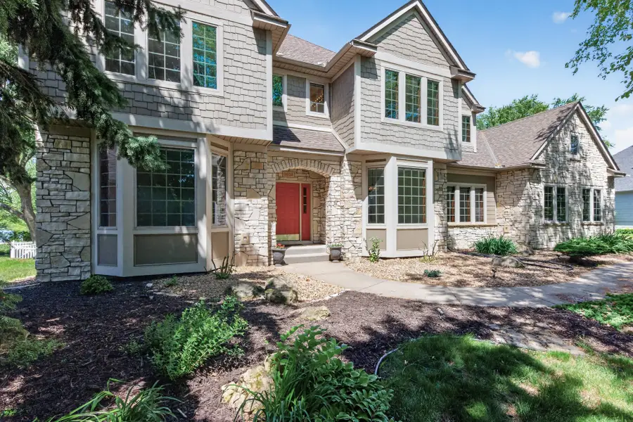 3034 Edgewater Drive, Woodbury, MN 55125 - #2