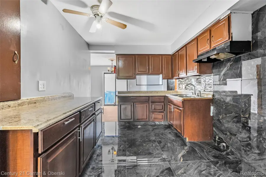 6042 Highview Street, Dearborn Heights, MI 48127 - #2