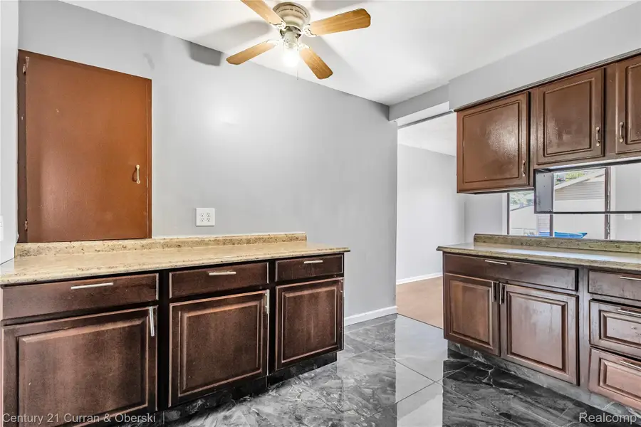 6042 Highview Street, Dearborn Heights, MI 48127 - #3