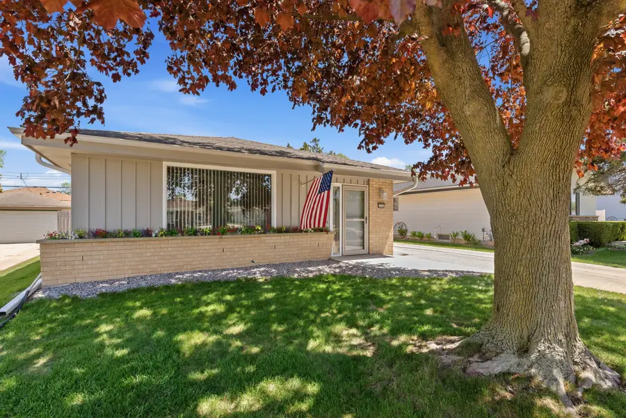 4248 S 91st Pl, Greenfield, WI 53228 - #3