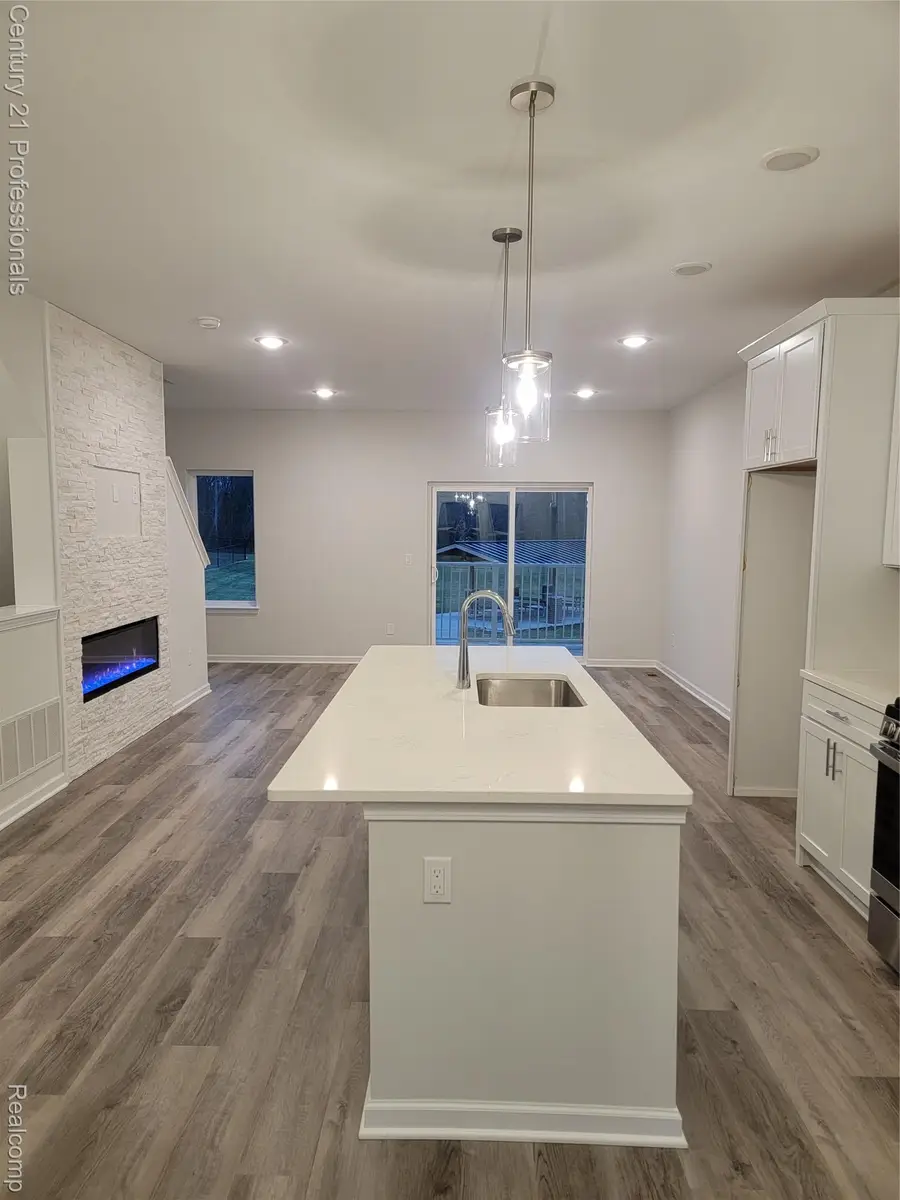 4813 Parkside Lane, Troy, MI 48085 - #3