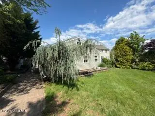 96 Compton Street, Belford, NJ 07718