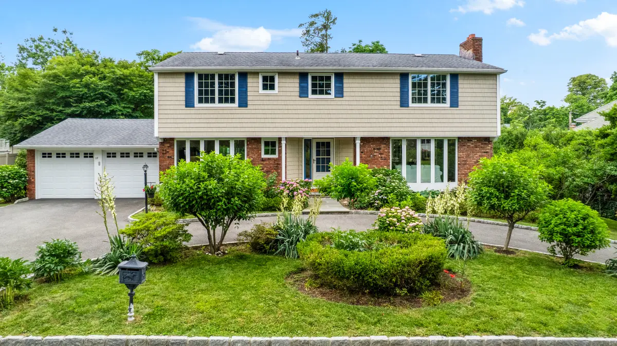 22 Potters Lane, New Rochelle, NY 10805 - #1