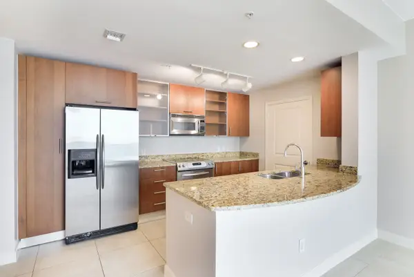 1945 S Ocean Dr #1609, Hallandale Beach, FL 33009