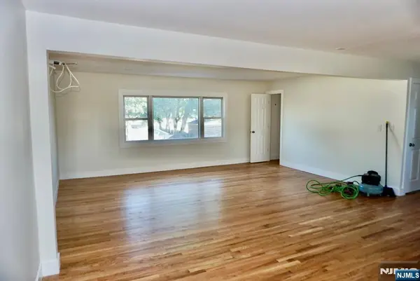 236-238 Stuyvesant , 3, Lyndhurst, NJ 07071