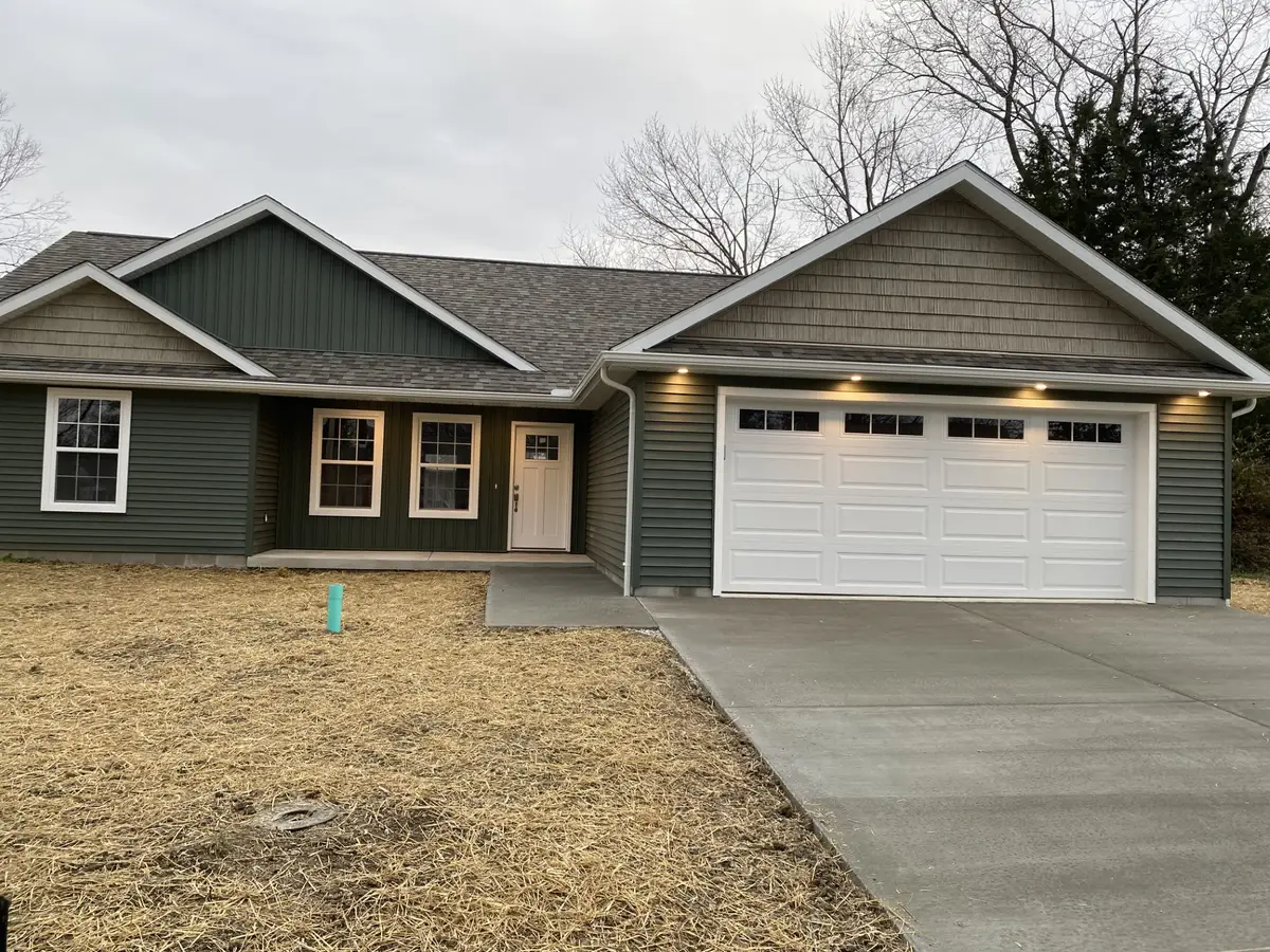 307 Schneider Street, Carterville, IL 62918 - #1