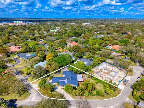 8001 SW 133rd St, Pinecrest, FL 33156