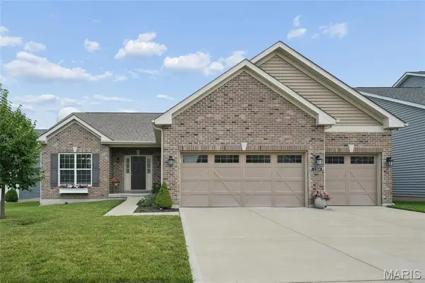 2384 Chemin Avenue, St Charles, MO 63301