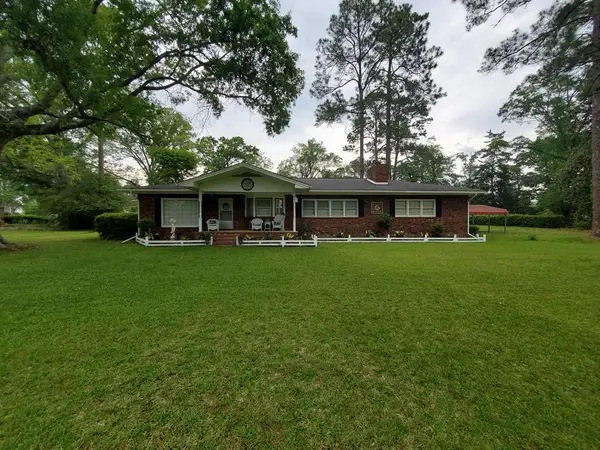 277 Lincoln Ave, Fitzgerald, GA 31750