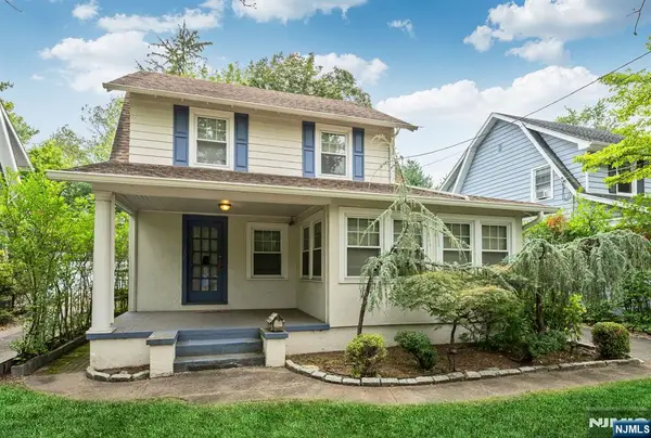 237 Goffle Rd, Ridgewood Village, NJ 07450