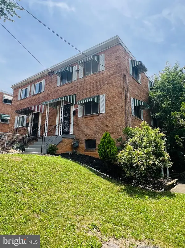 4901 Fitch Place NE, Washington, DC 20019