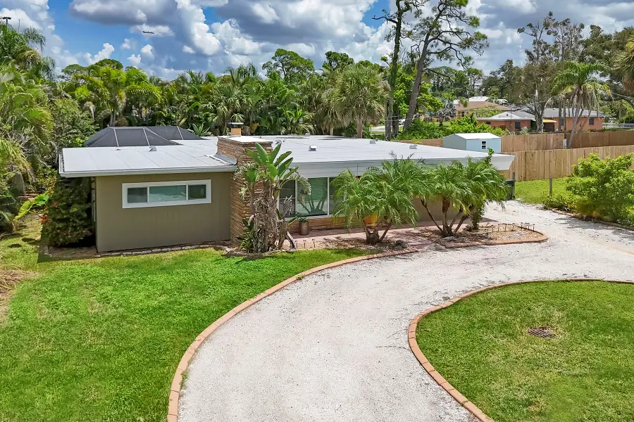 4919 Lemon Bay Drive, Venice, FL 34293 - Image #2