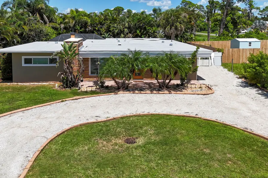 4919 Lemon Bay Drive, Venice, FL 34293 - Image #3