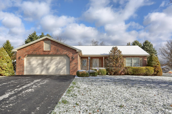 104 Farmhouse Ct, MIFFLINTOWN, PA 17059