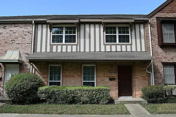 2325 Triway Lane #208, Houston, TX 77043