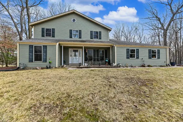 S94W26995 Linden Ct, Vernon, WI 53149